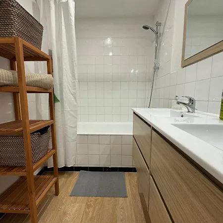 Apartment Appart' La Rochelle, Parking & Terrasse, 4 Pers La Rochelle (Charente-Maritime)